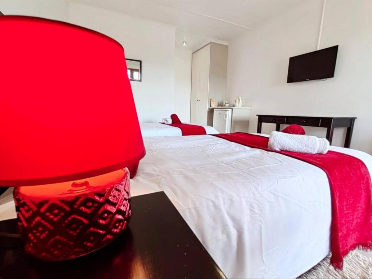 Aviators Paradise Guest House 모젤베이 외부 사진